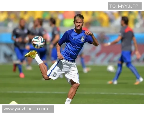 达尼洛的传奇之路：从青涩少年到足球巨星的成长历程